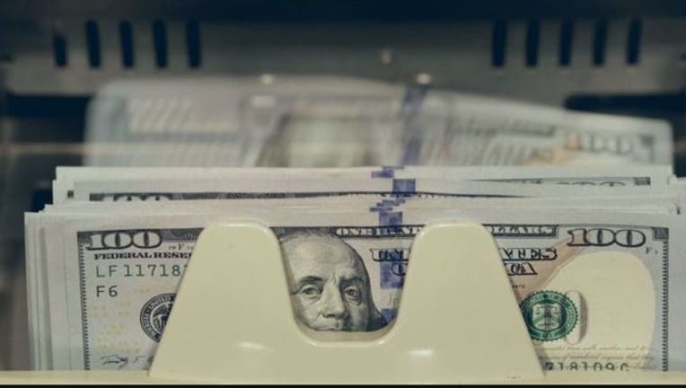 WTTG 100 dollar bills 101118-401720