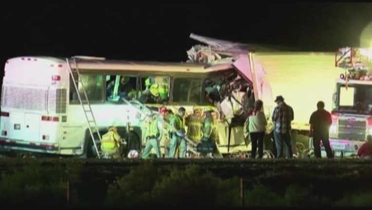 7e2dea7d-13_killed__31_injured_in_tour_bus_crash__0_20161024004047-407068