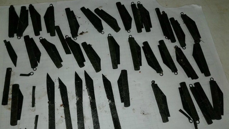 40-knives_1471876468442-404023.jpg