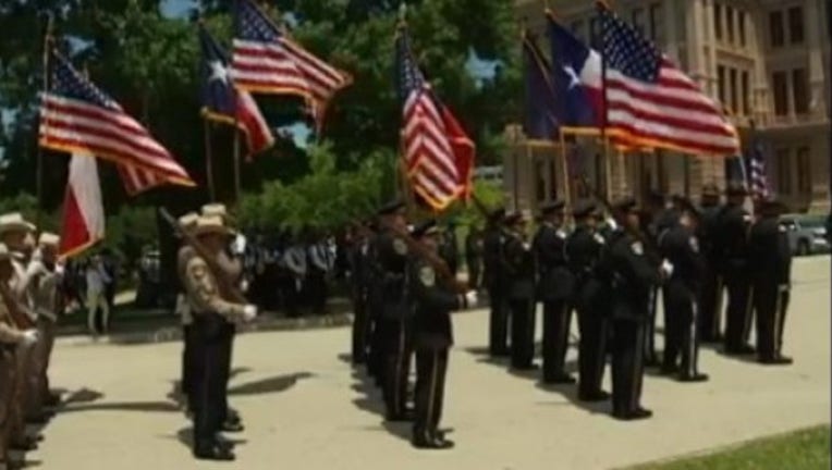 870d53d2-Ceremony_honors_fallen_Peace_Officers_0_20180507232427