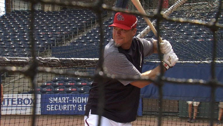 c4ec04c5-Chipper_takes_swings_with_G_Braves_0_20170719042233-404959