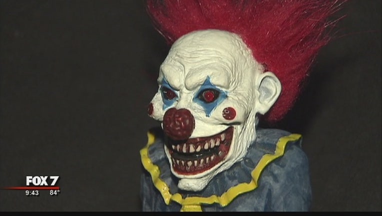 b728a100-Creepy_Clown_Sightings_0_20161005033323