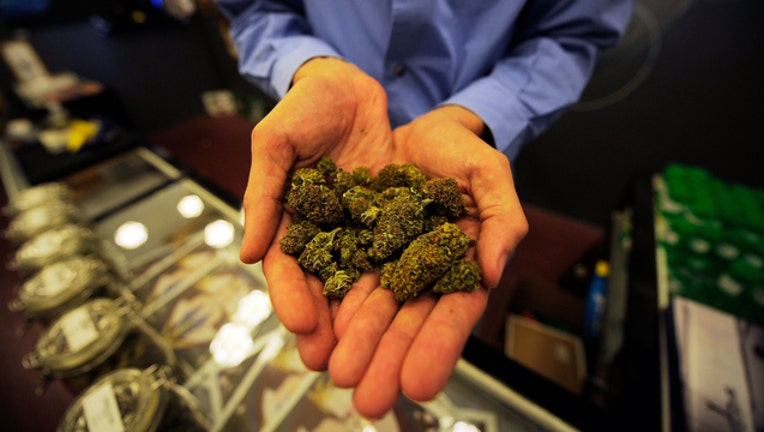 GETTY_LA Dispensary_May112010-407068