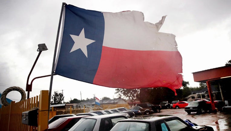 GETTY_TEXASFLAG_1504206594297.jpg