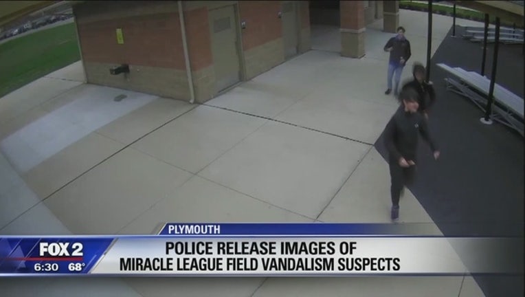 Images_released_of_teens_who_vandalized__0_20170425000756-65880