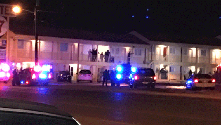 KPD-motel-narcotics-raid_1455147745319.gif