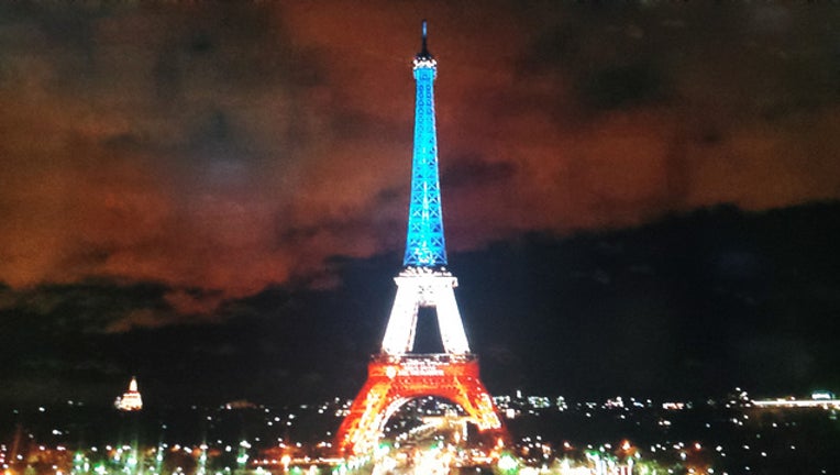 Paris at Night with Lights_1448300895434.jpg