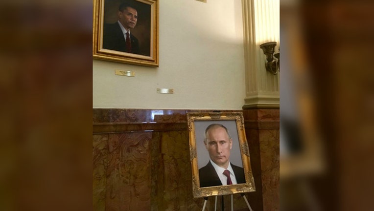 Prankter puts Putin's portrait in spot meant for Trump-404023