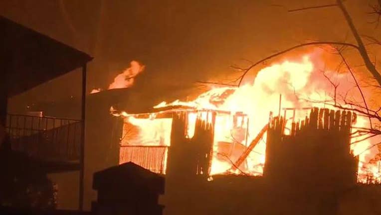 42e52037-Raw__Tennessee_wildfires_0_20161129135620-401385