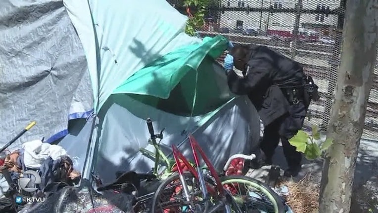2b29bf9c-SF_homeless_encampment_removed_0_20180717232249-405538