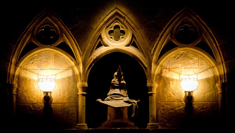 42737b9e-Sorting Hat at Harry Potter and the Forbidden Journey attraction _1551328793902.jpg-402429.jpg