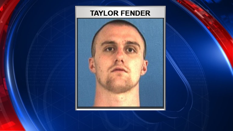 TAYLOR FENDER-ESCAPEE_1537920016068.jpg-402429.jpg