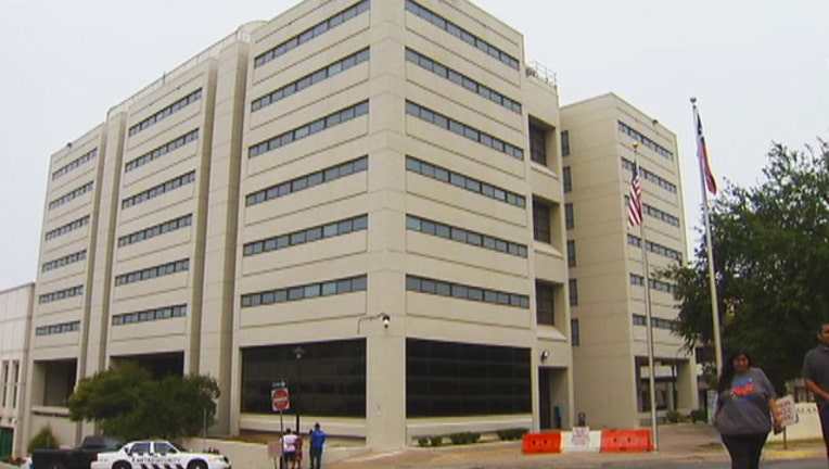 Travis-County-Jail_1444426417028.jpg