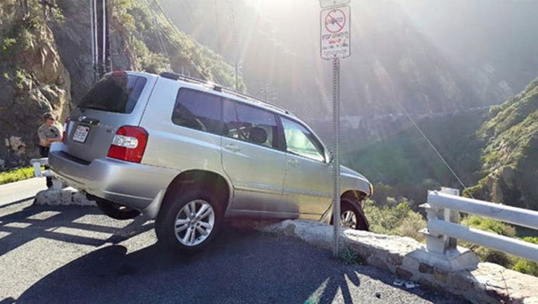 2bf50da9-cliff-crash_1459725788172.jpg
