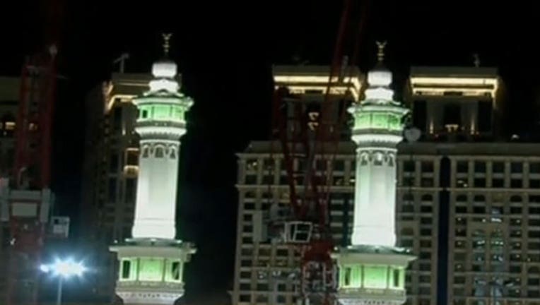 32400c36-crane-collapse-mecca_1442002066543-402429.jpg