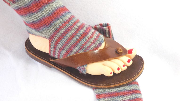 flip flop socks_1512776528129-401385.jpg