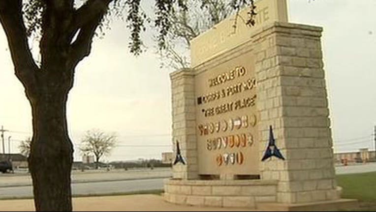 d55ce346-forthoodsign_1448366802817.jpg