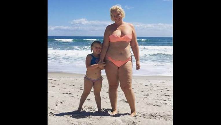 ec8aac5d-mom_daughter_1490989304310-405538.jpg