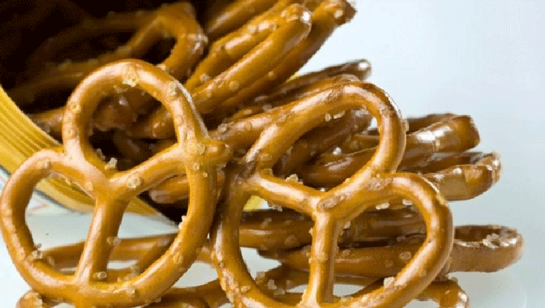 pretzels_1459027143684.gif