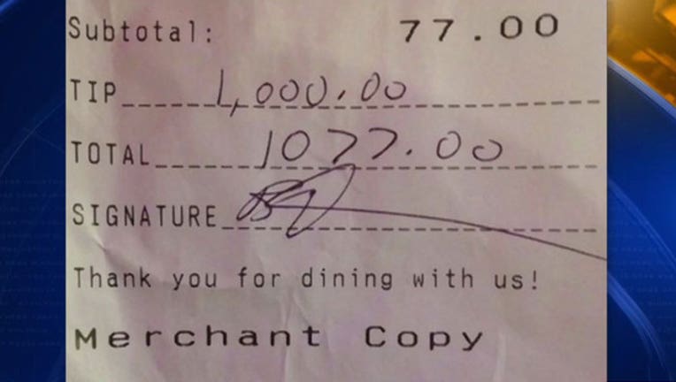 f90e6a24-Amy Schumer leaves $1,000 Tip-402970