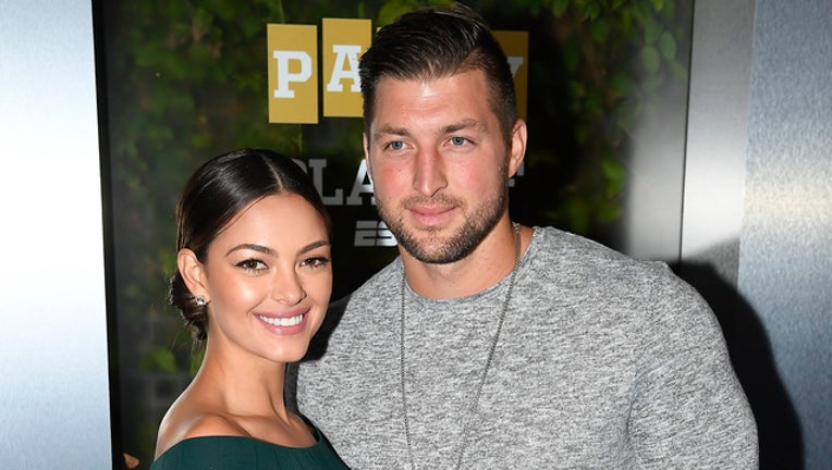 c1bd3d3a-tim tebow demi-leigh nel-peters engaged getty-401385