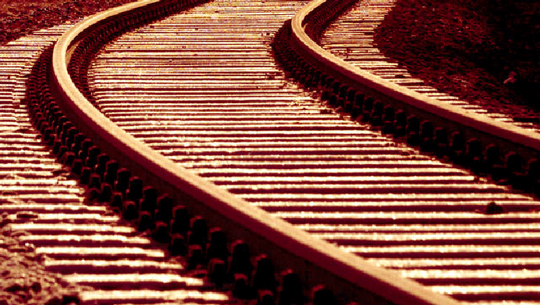 train-tracks_1459020391275.gif