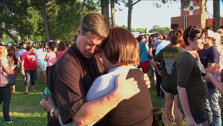 Santa Fe High School shooting prayer vigil-408795