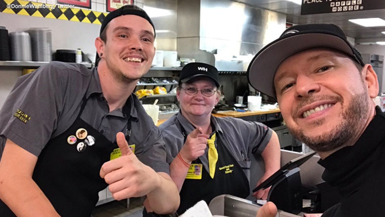 Donnie Wahlberg at Waffle House-401720