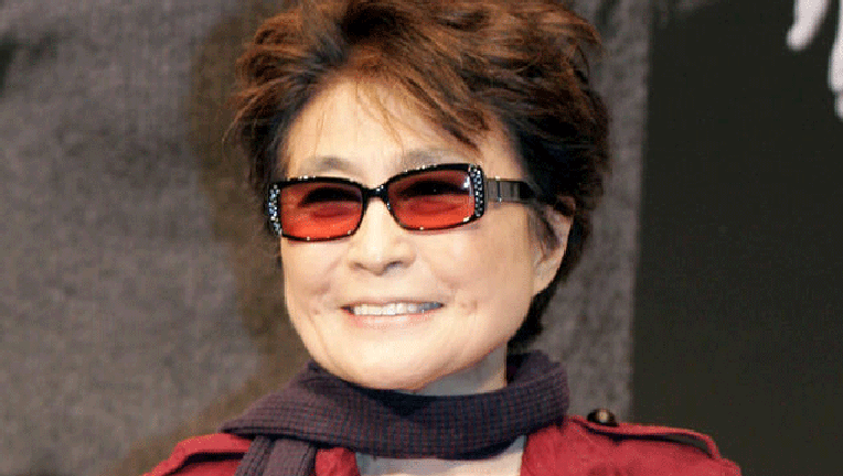 yoko-ono_1456614434406.gif