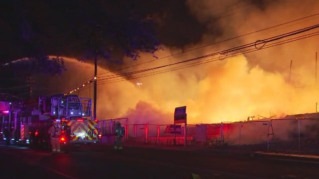 Fire destroys South Austin condos under construction, nearby apartments