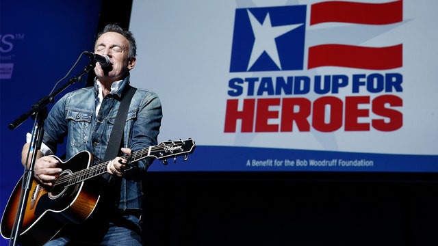 Bruce Springsteen, Jon Stewart headline veterans' fundraiser