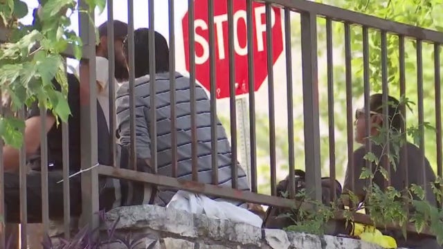 Old viral video sparks "homeless-crisis" Twitter feud between Texas officials