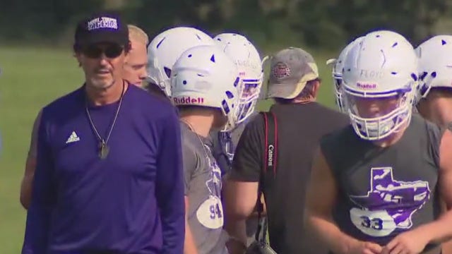 Art Briles begins coaching gig at Mount Vernon HS