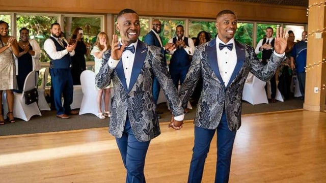 Couple surprises wedding guests with secret flash mob dance routine