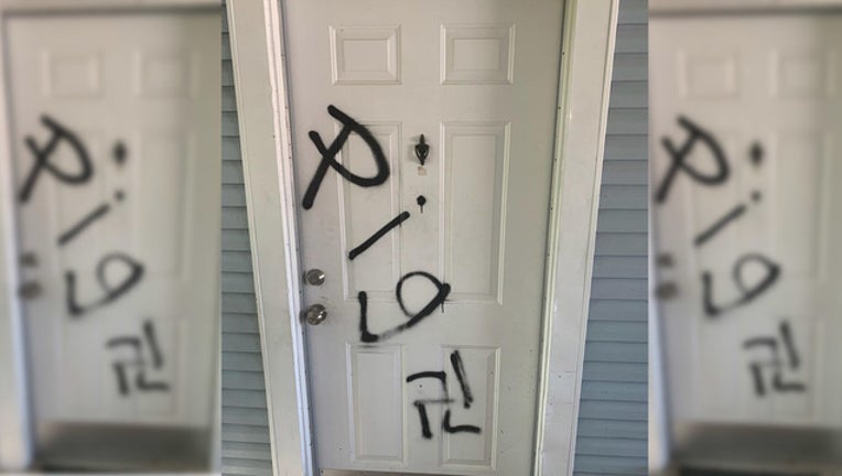 cf5e534a-pig swastika_1568042742646.jpg-408795.jpg