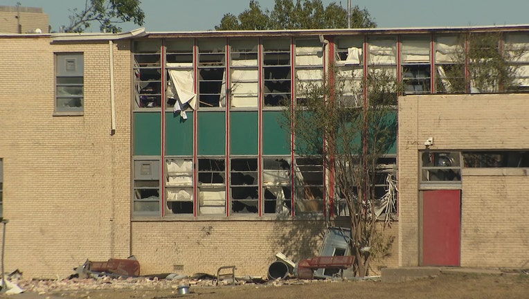 P_LORI_-TORNADO-DAMAGE-DISD-SCHOOLS-6P_00.01.13.19.jpg