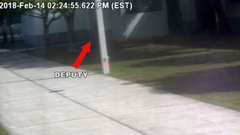 535abcc7-Parkland_school_shooting_surveillance_fo_0_20180315181228-401385