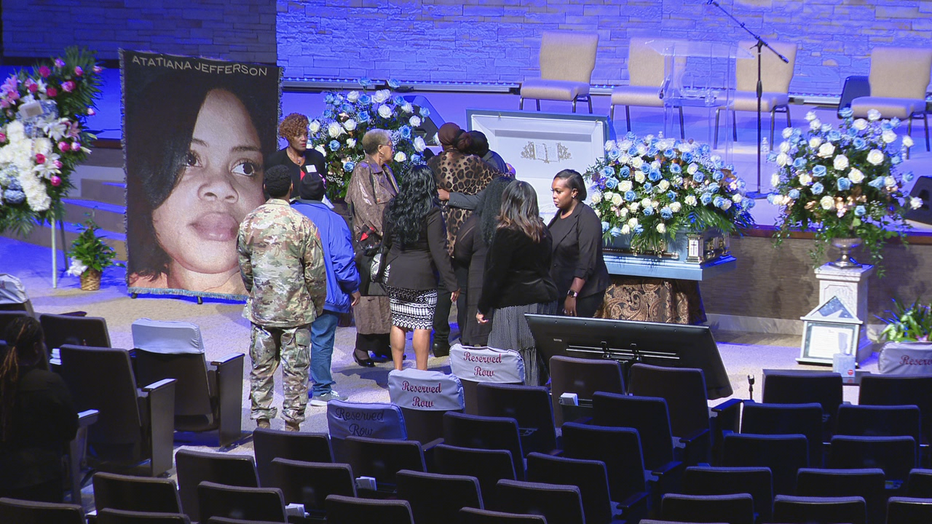 P_ATATIANA-JEFFERSON-FUNERAL-5P_00.00.15.20.png