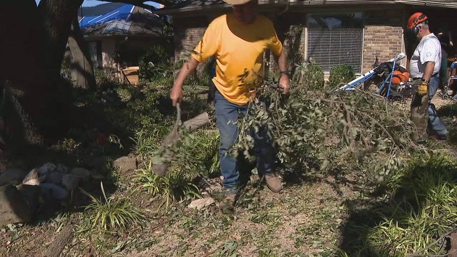 P_DIONNE-_-TORNADO-COMMUNITY-HELP_00.00.14.02.jpg