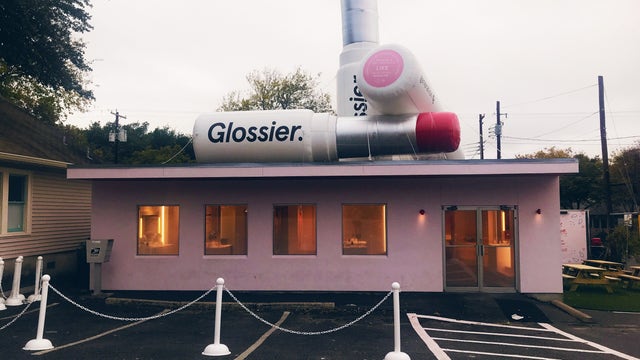 Pop-up gives Austinites chance to shop Glossier products IRL