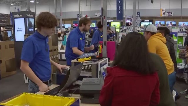 Holiday shopping begins at East Austin Best Buy