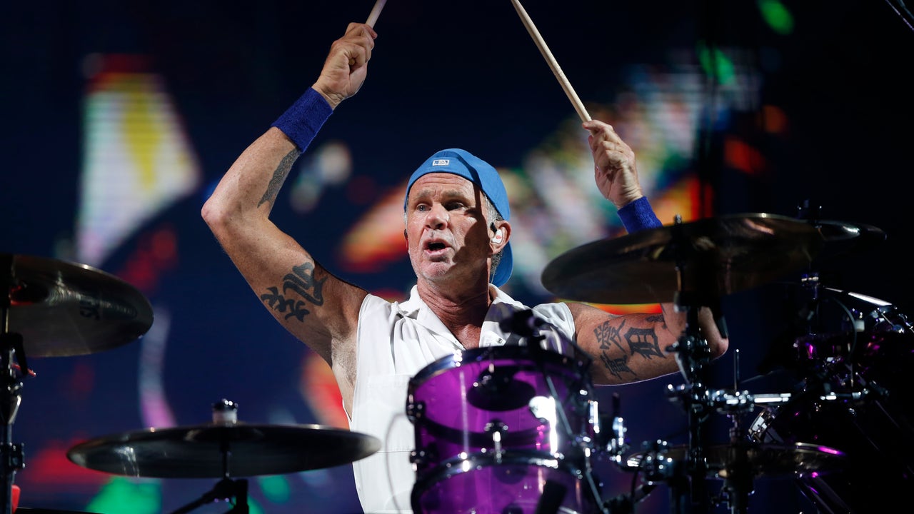 Red Hot Chili Peppers' drummer, Chad Smith, premiering fine art show in ...