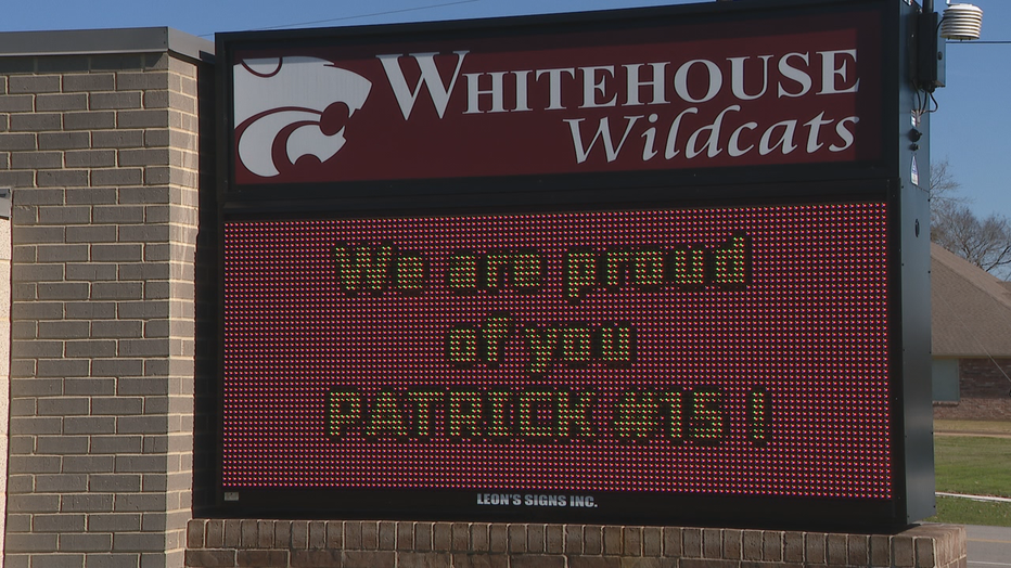 P_PAT-MAHOMES-WHITEHOUSE-9P_00.01.56.20.png