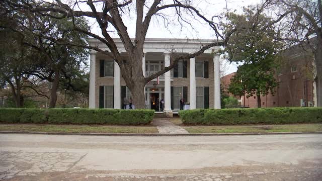 'If These Walls Could Talk' exhibition at Neill-Cochran House Museum