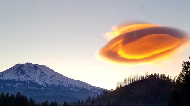 Cloud over Mt. Shasta in California appears 'out of this world'