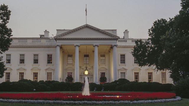 Man carrying knife arrested outside White House after threat