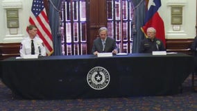 Abbott: Anyone entering Texas from U.S. COVID-19 hot spots must self-quarantine