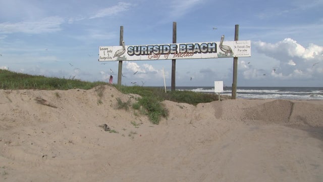 Surfside Beach closed to all vehicular traffic