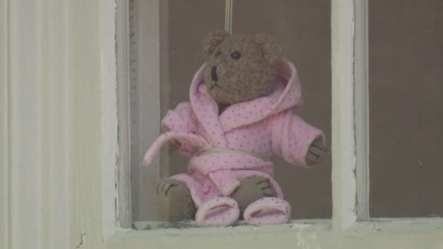 Austin neighbors participating in bear 'hunt' to keep families smiling