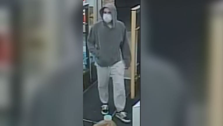 Police searching for 4 suspects in north Austin robbery